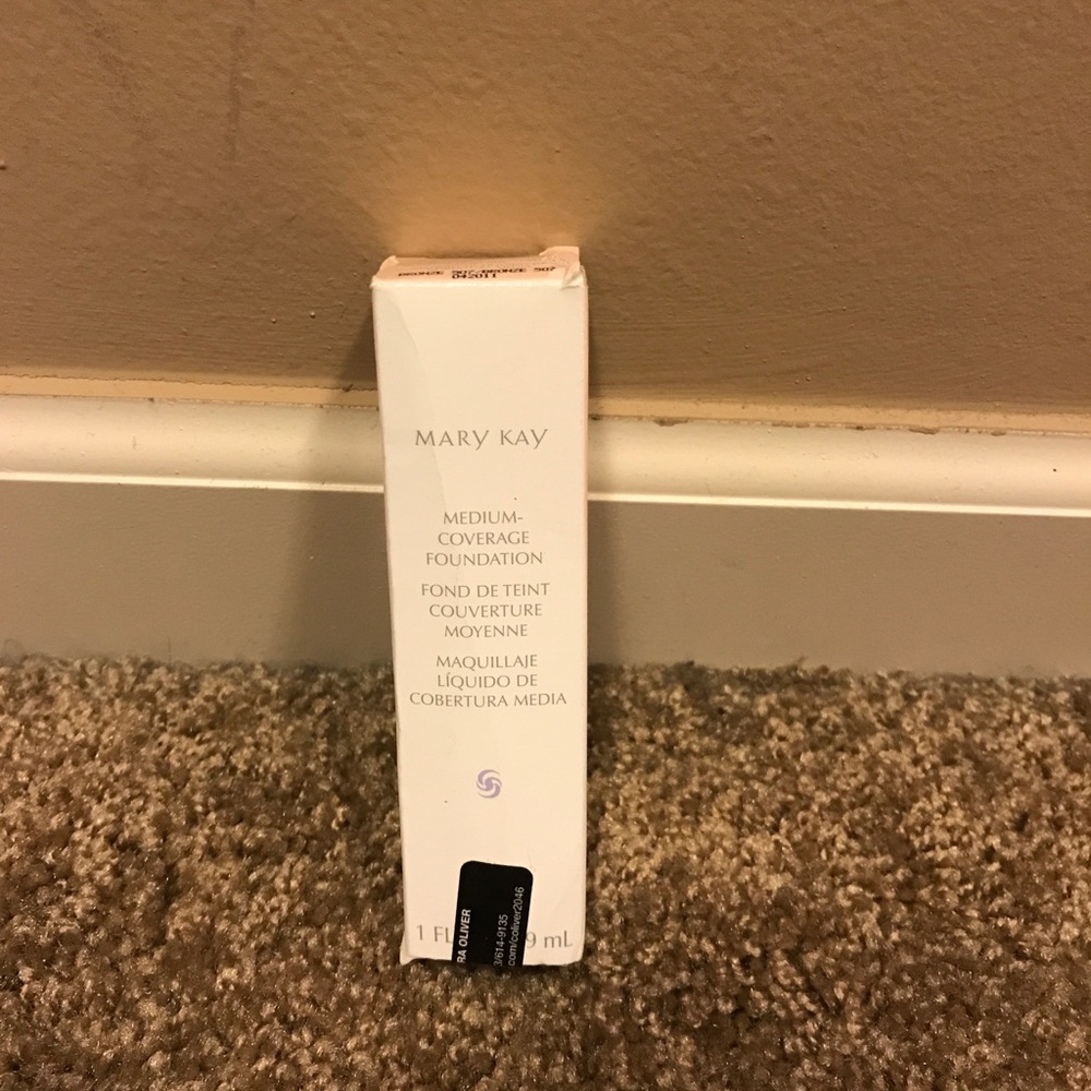 Medium Coverage Foundation MaryKay